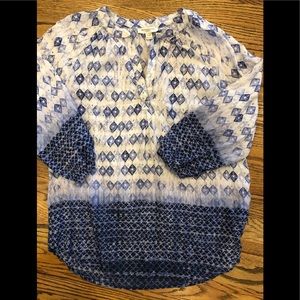 Ladies Casual Top, Size S.